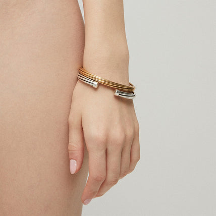 Pulsera Atik tipo brazalete plateada