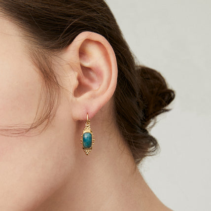 Pendientes «Serti Talisman» de small size , dorados - Apatita azul