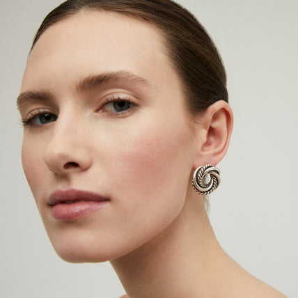 stud earrings Atika plateadas