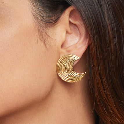 Luna Wave Gold Stud Earrings